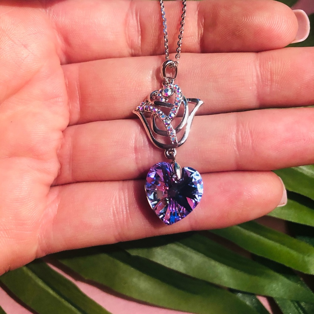 Crystal rose heart necklace 💜